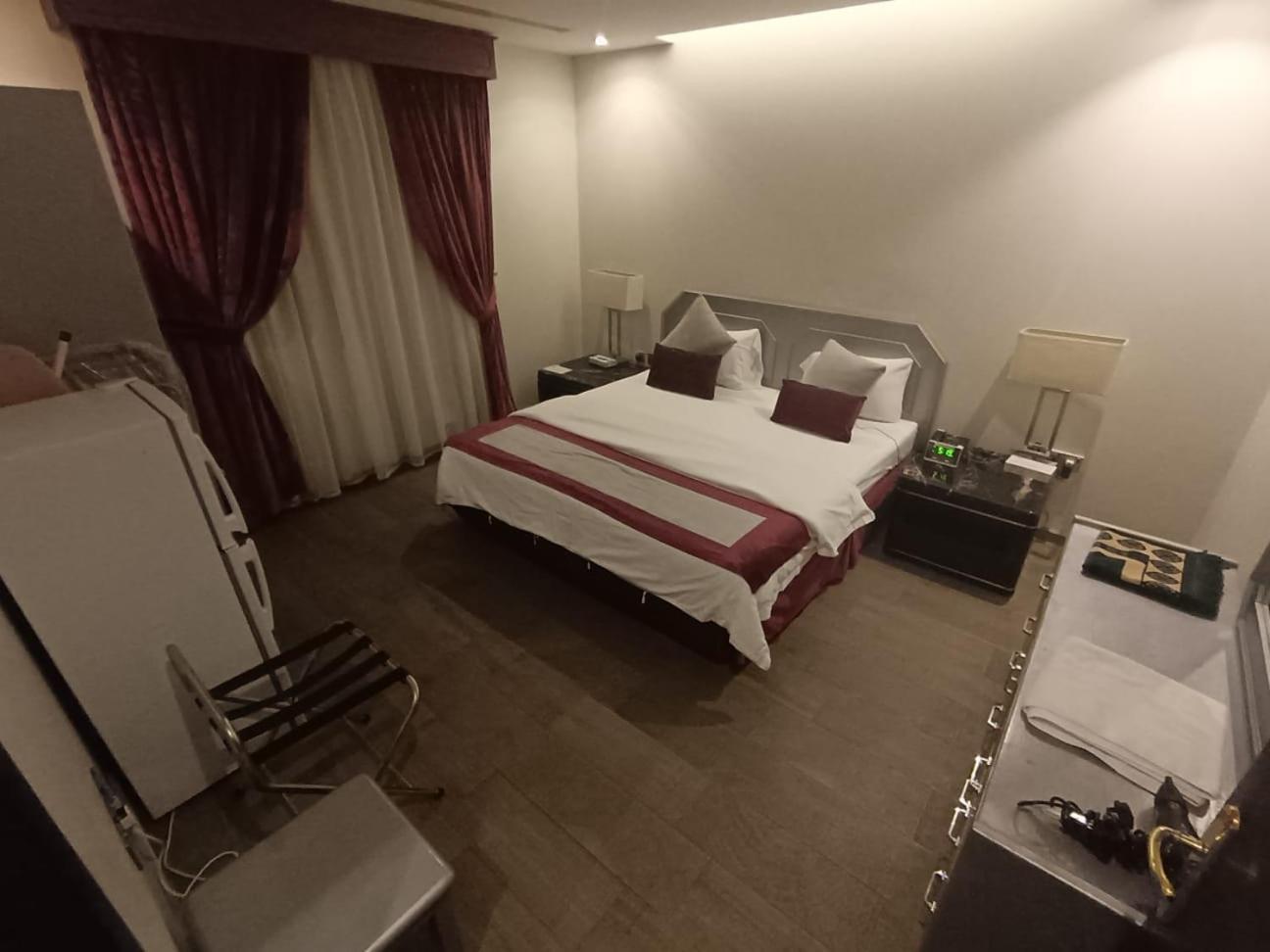 Sixty Three Hotel Suites Riyadh Exterior photo