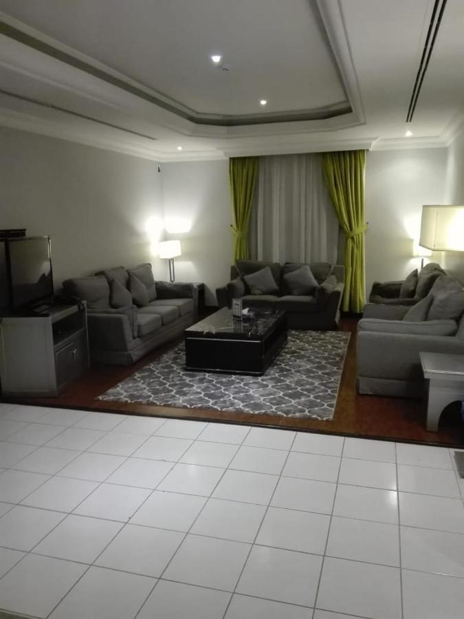 Sixty Three Hotel Suites Riyadh Exterior photo