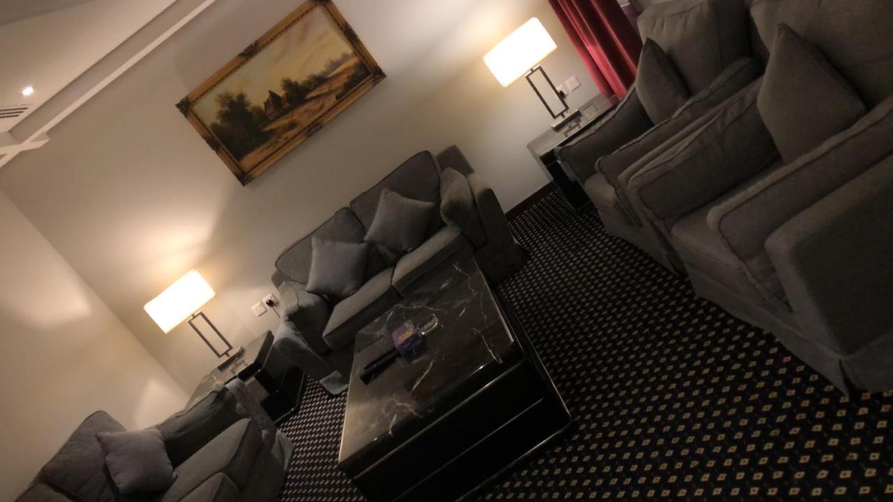 Sixty Three Hotel Suites Riyadh Exterior photo