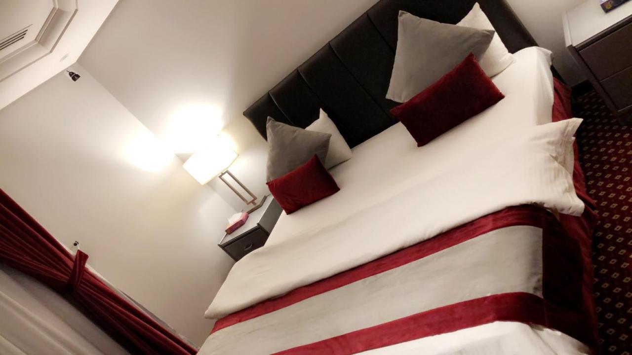 Sixty Three Hotel Suites Riyadh Exterior photo